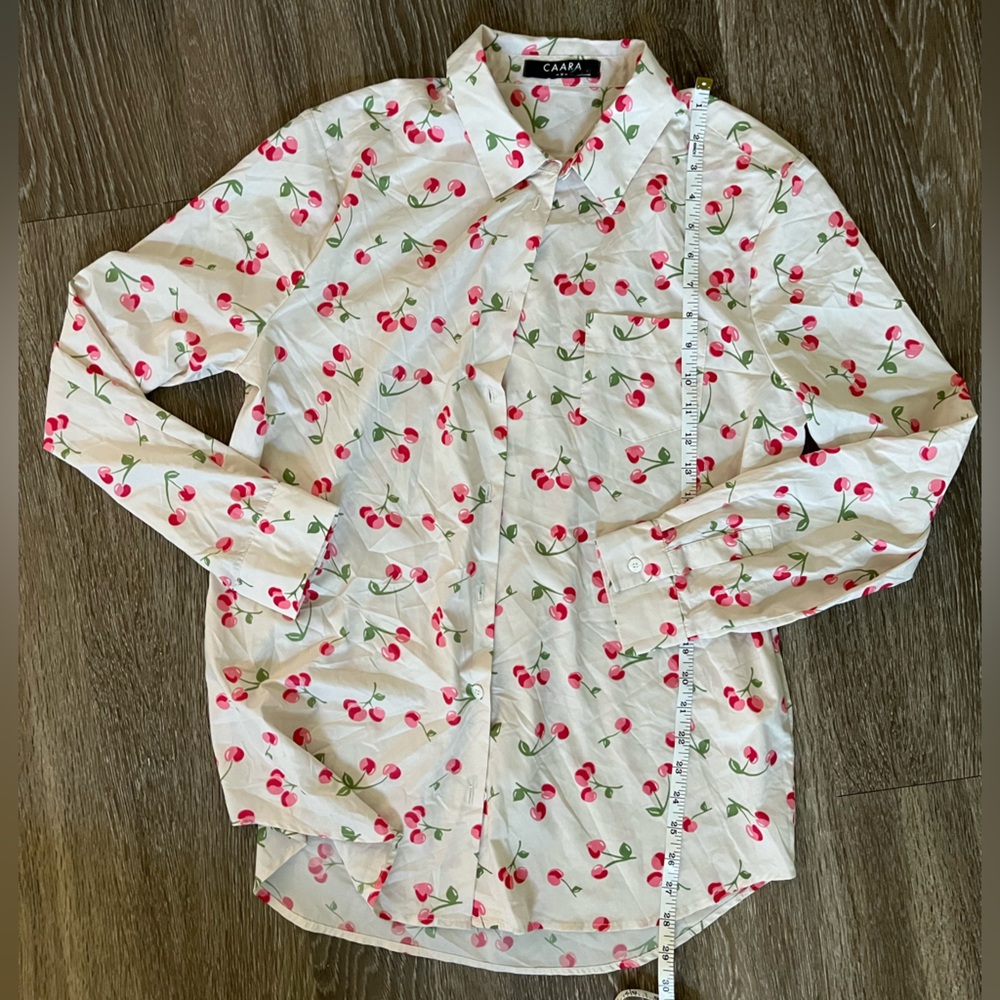 Caara size medium daphne top 🍒